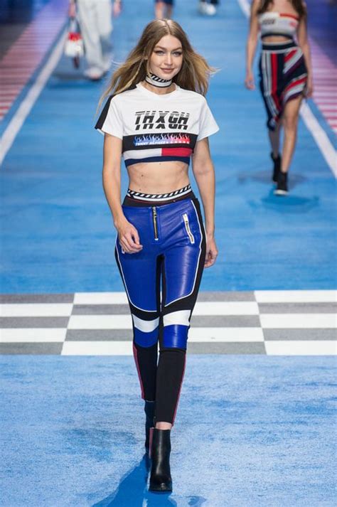 taylor hill at tommy hilfiger spring summer 2018